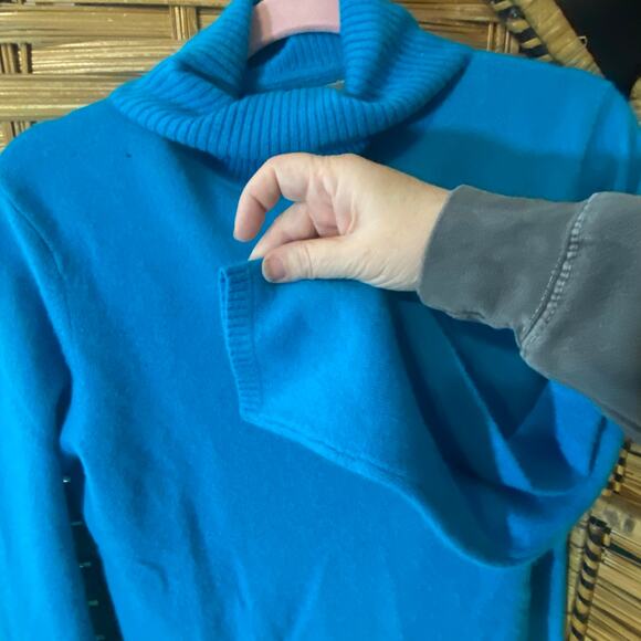 VTG Parisian Signature 100% Cashmere Turtleneck Sweater Turquoise L Hong Kong - Picture 5 of 6